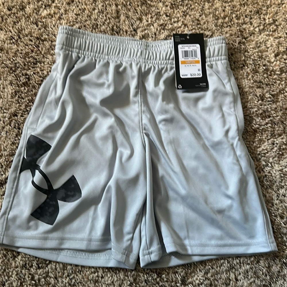 Under Armour YS/JP/J-CH (size 8)